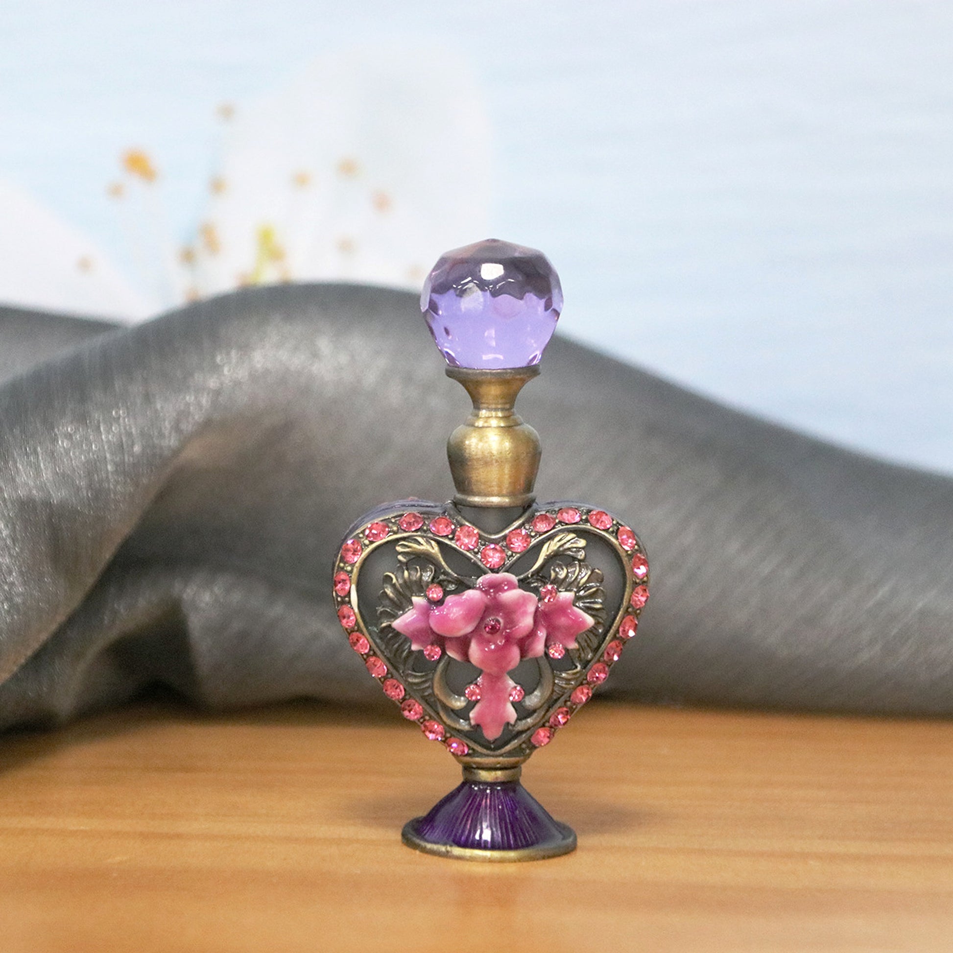 Magical 4ml Small Heart-shaped Hand Painting Flower Rhinestone-embedded Perfume Bottle - enhanced image 4