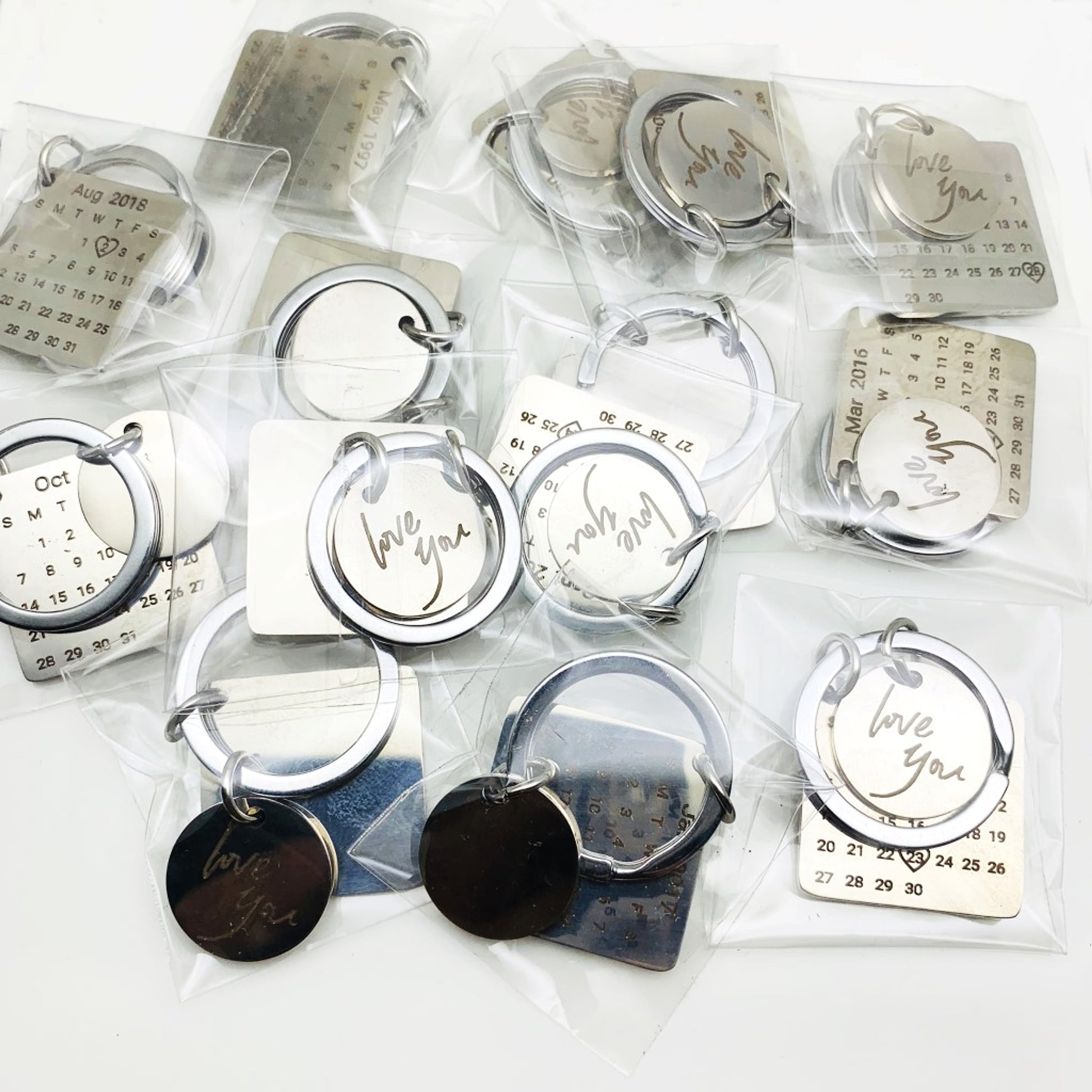 Personalized Calendar Keychain – Custom Date Engraved Keyring for Couples & Gifts - enhanced image 4