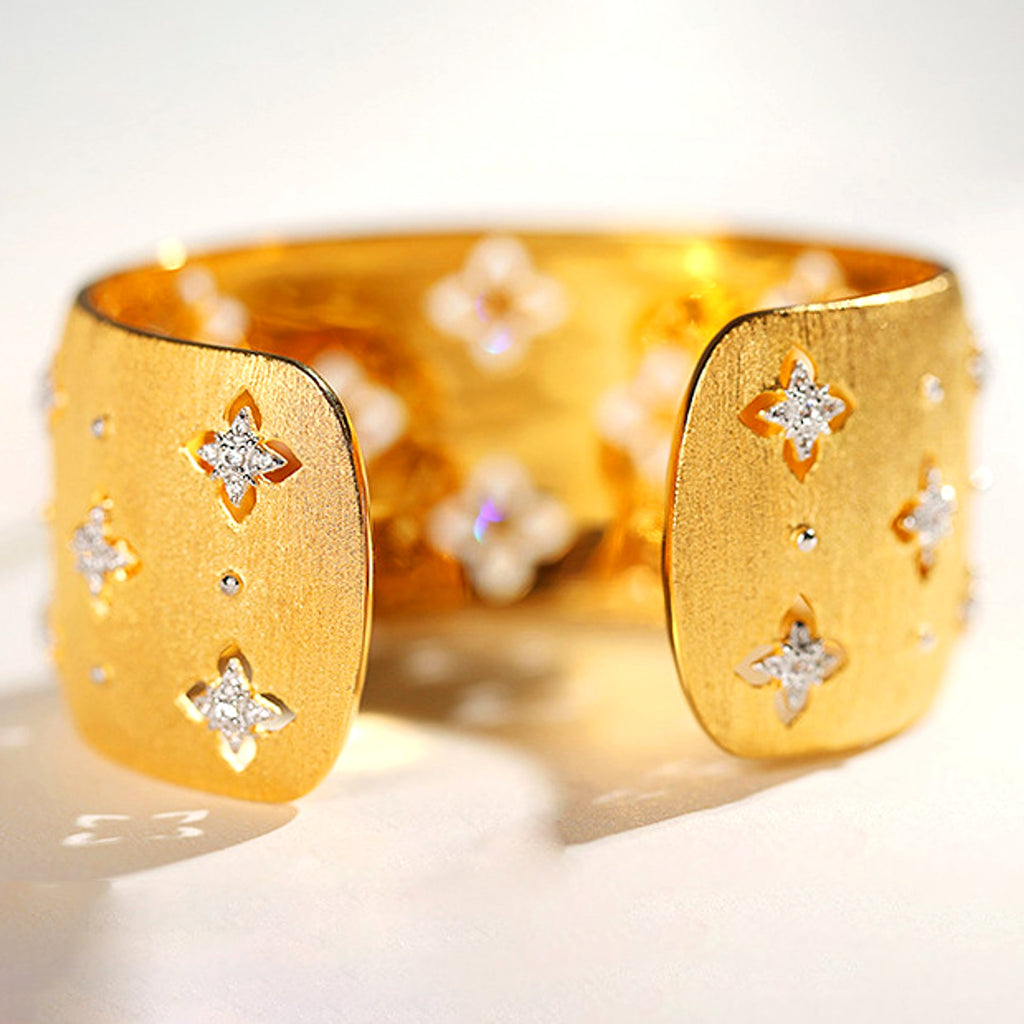 Fashion Four-leaf Clover Micro-inlaid Zirconium Hollow Bracelet - enhanced image 4