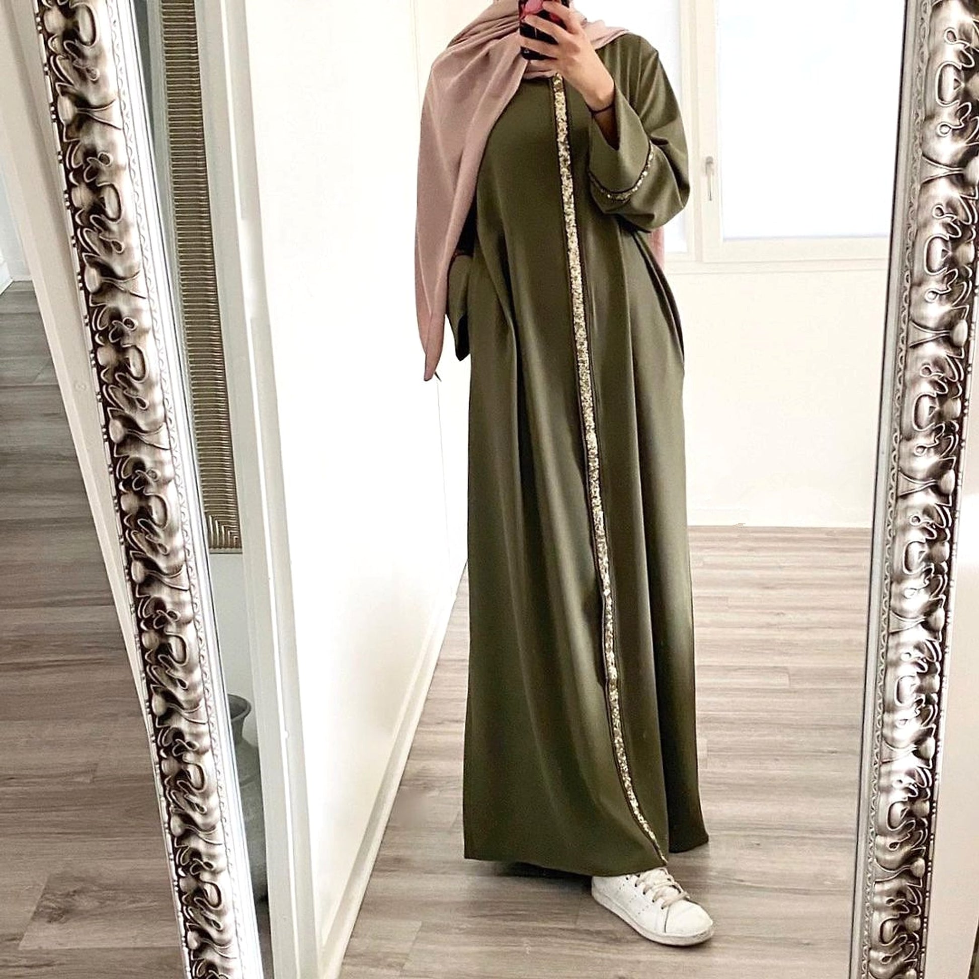 Muslim Women's Wear Robe Stitching Trim Sequins Dress - enhanced image 4