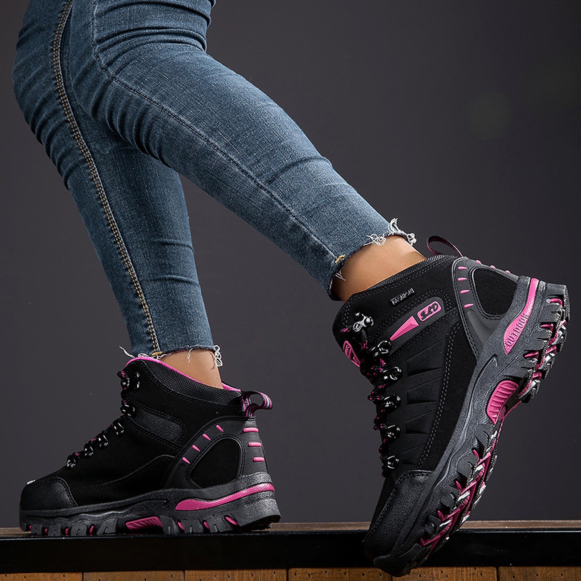 Plus Size Outdoor High-top Wear-resistant Mountaineering Women's Shoes - enhanced image 4