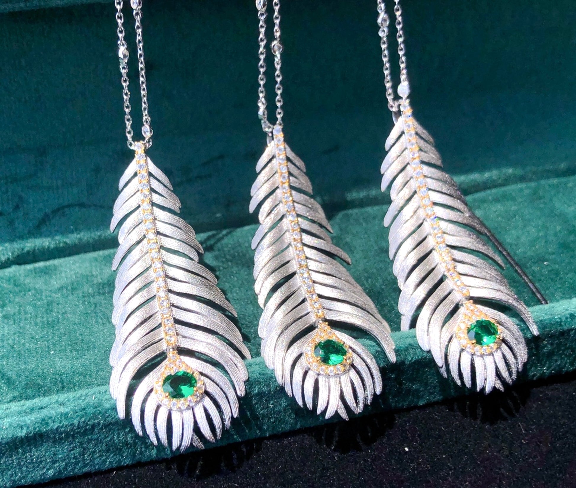 LuxeJewels™ –- 925 Silver Brushed Feather Pendant Necklace - enhanced image 5