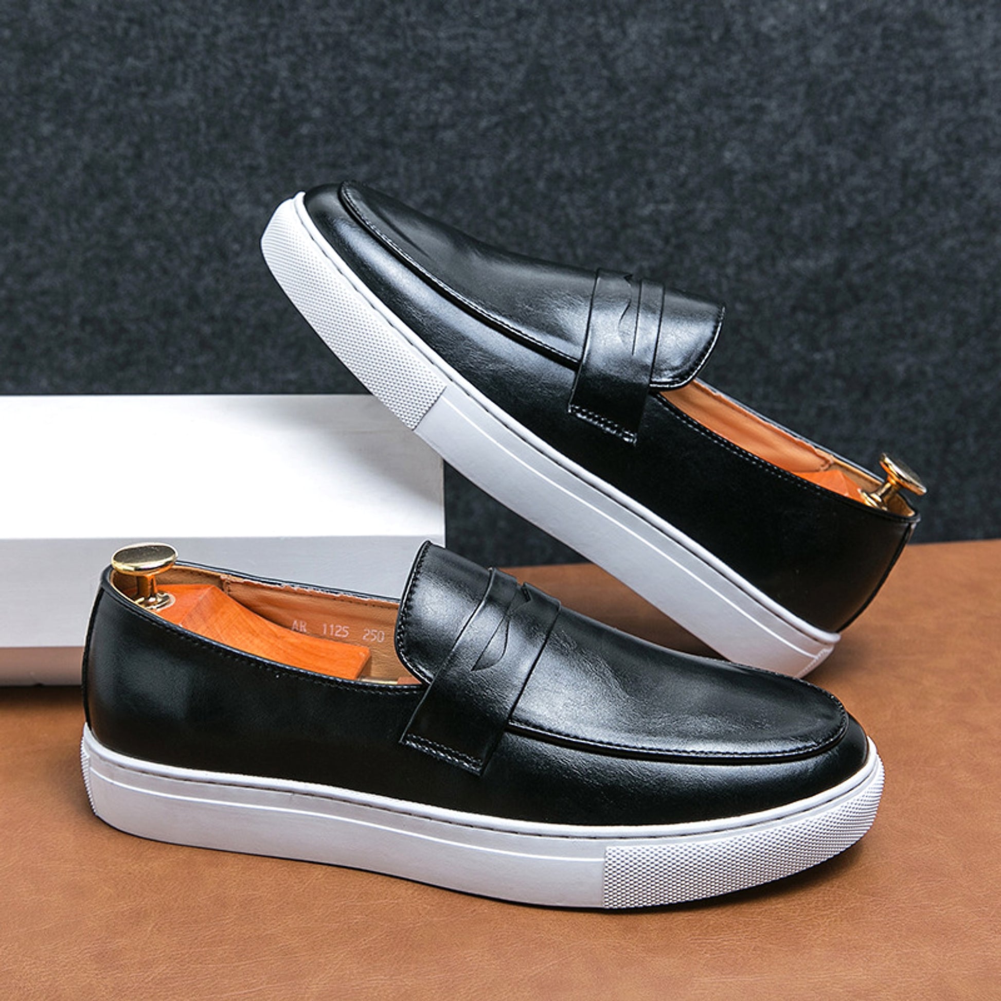 Plus Size Board Shoes Male Business Casual Leather Shoes Men - enhanced image 5