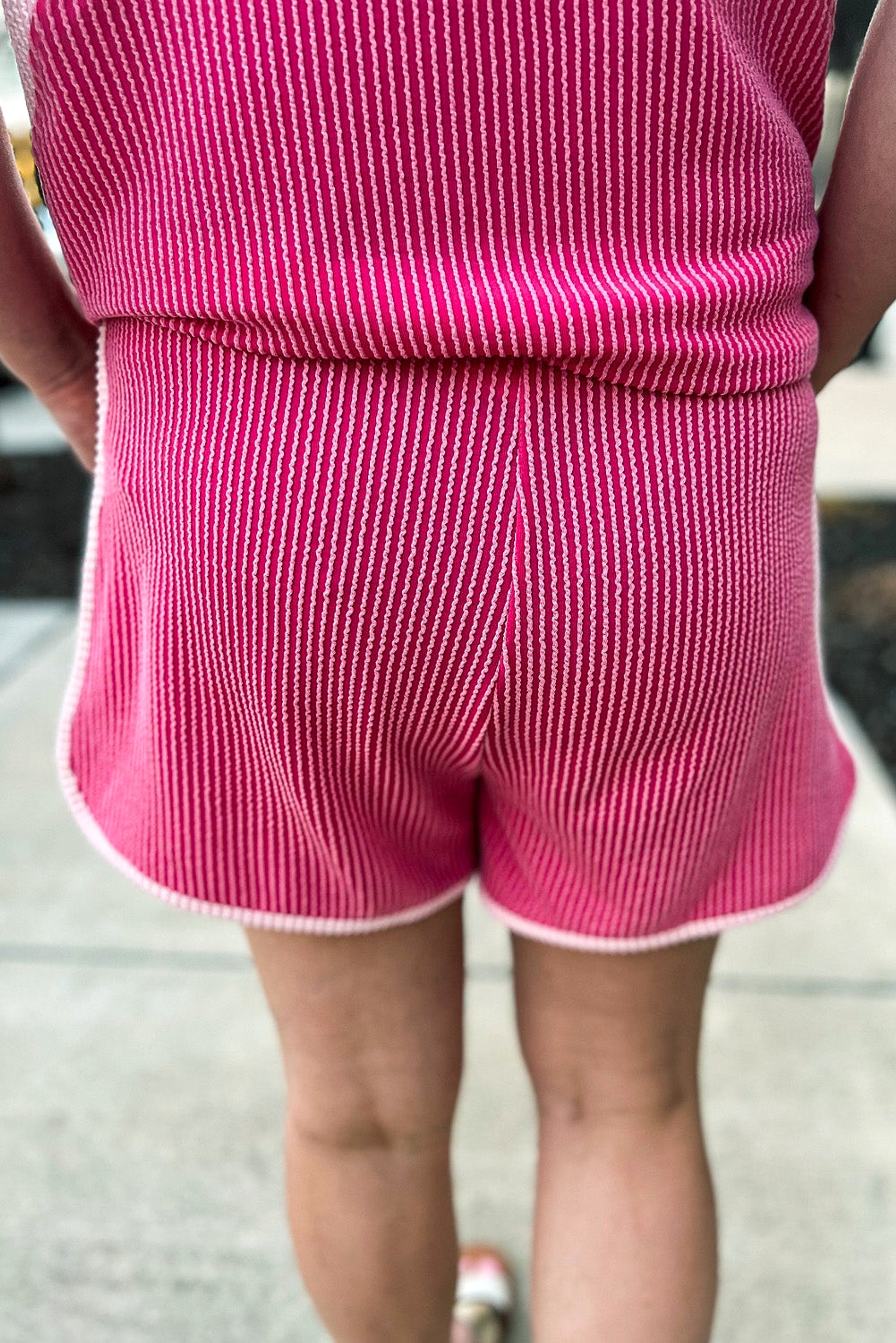 Rose Red 3D Spiral Ribbed Texture 2 Tones Patchwork Short Set - enhanced image 5