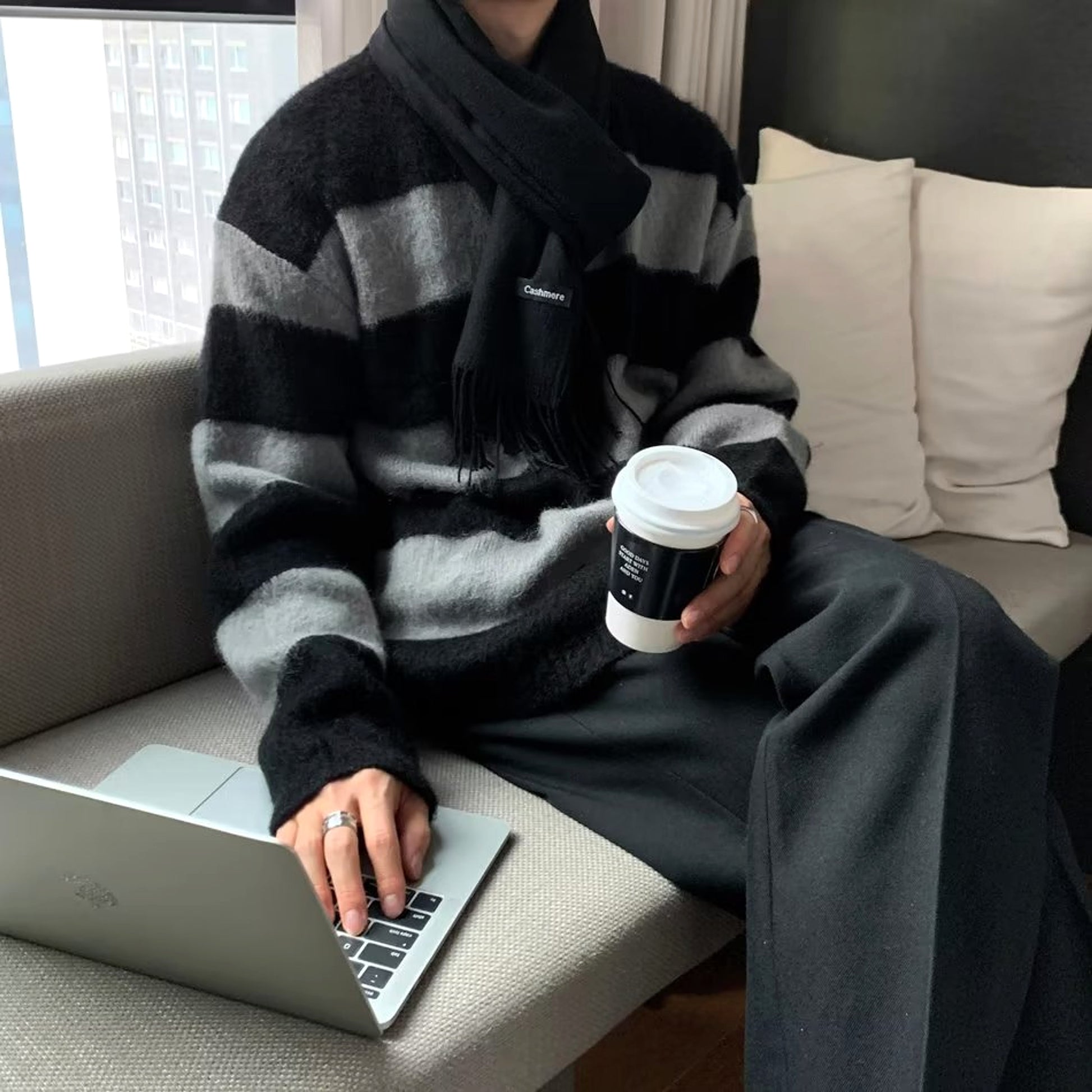 Round Neck Striped Design Sense Niche Soft Glutinous Sweater Men - enhanced image 5