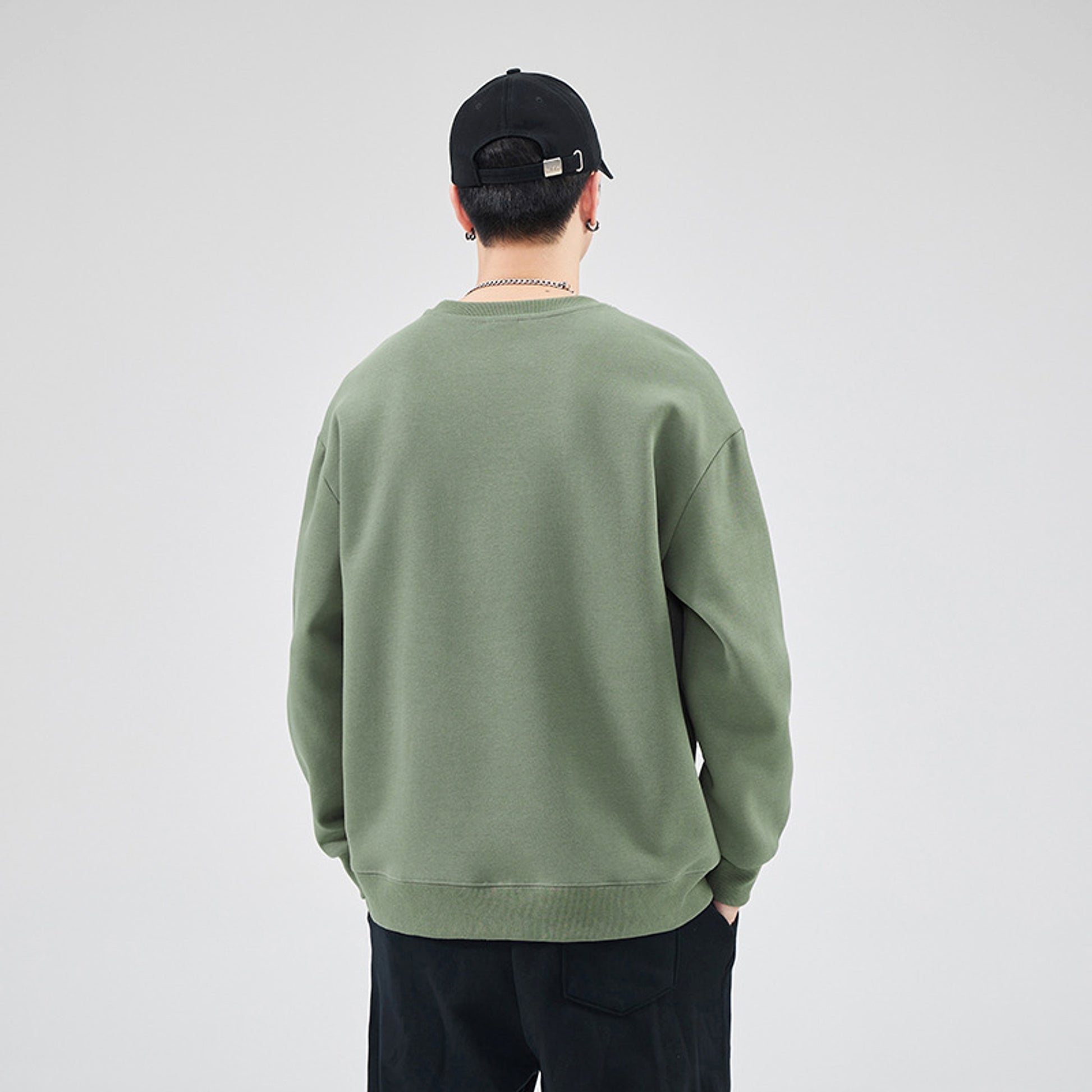 Men's Autumn Loose Round Neck Sweater - enhanced image 5