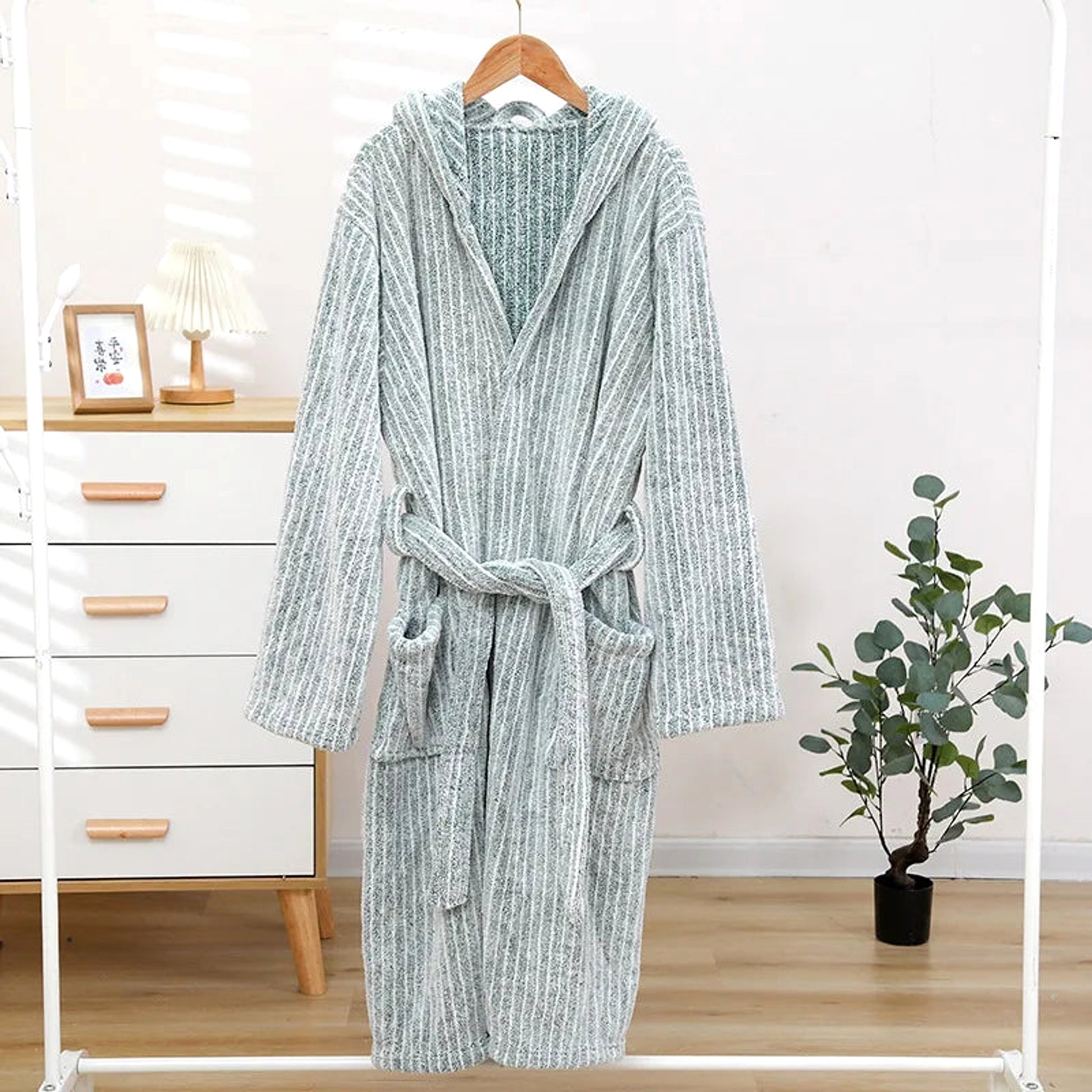 Thicken And Lengthen Coral Fleece Bathrobe Plus Size Pajamas Homewear - enhanced image 5