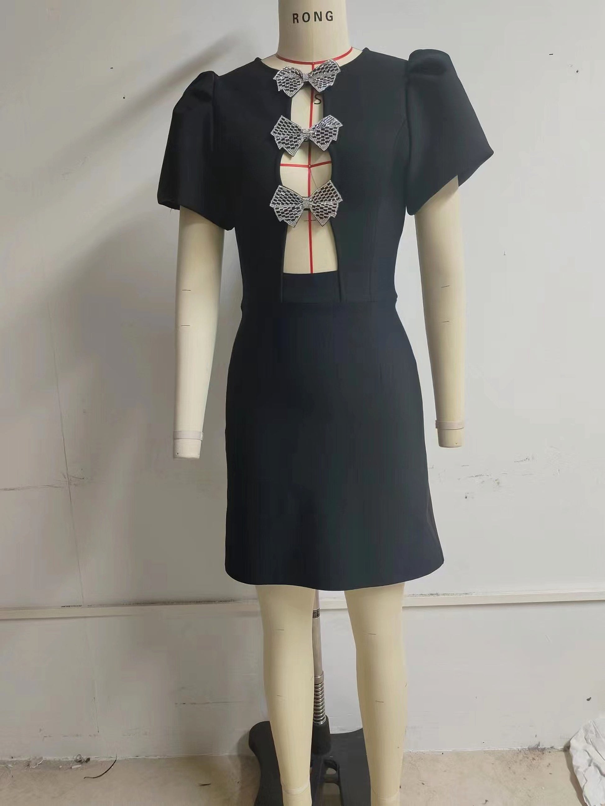 A1. Tube Top Three Bowknot Connection Hollowed Fashion Puff Sleeve Sheath Bandage One-piece Dress - enhanced image 5