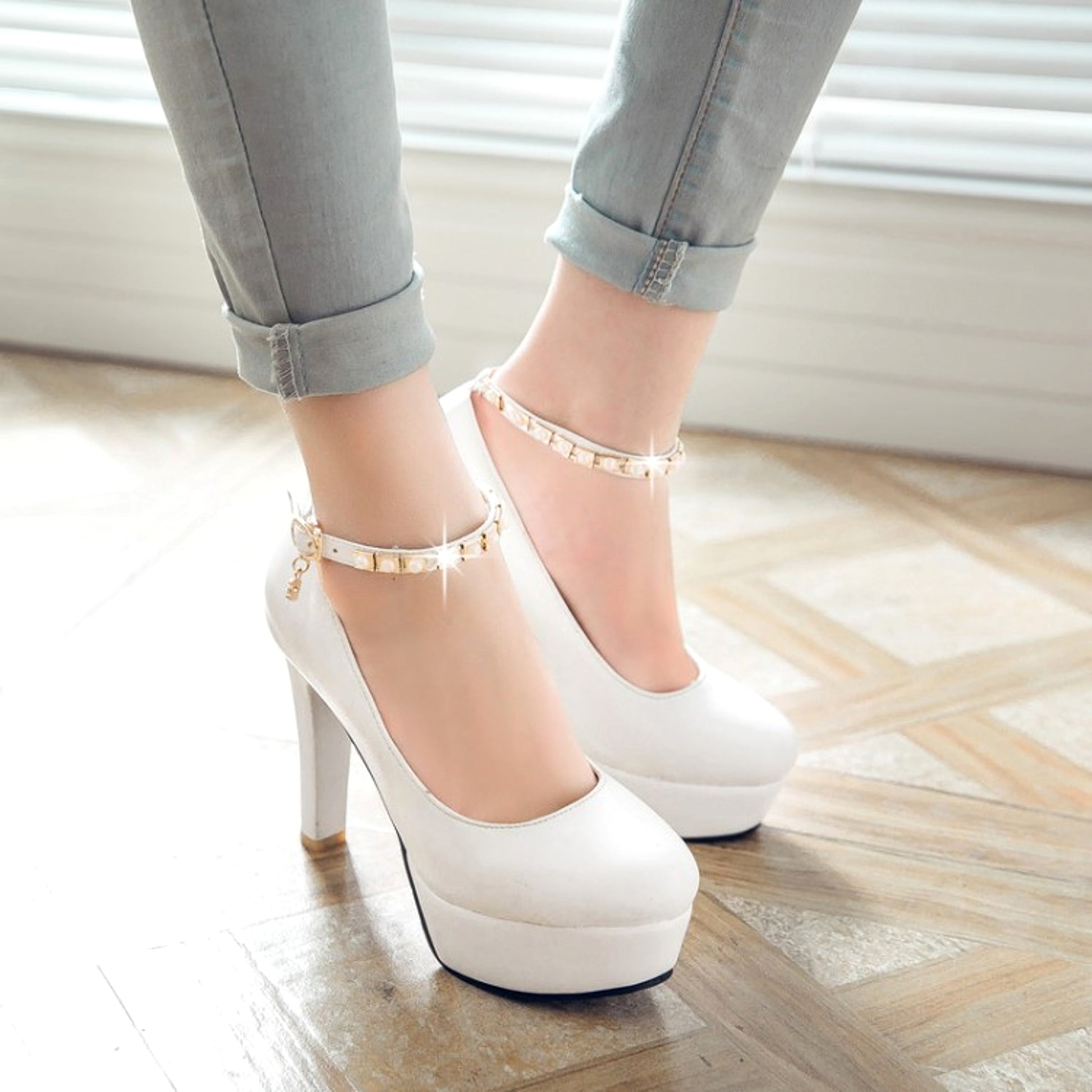 Women's Fashion Simple Pearl Strap High Heels - enhanced image 5