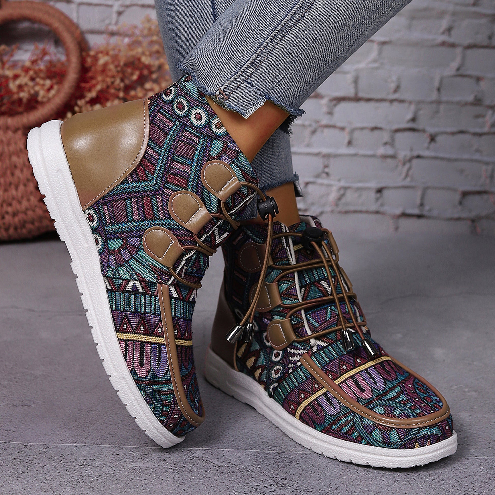 Fashionable Warm Women's Casual Boots - enhanced image 6