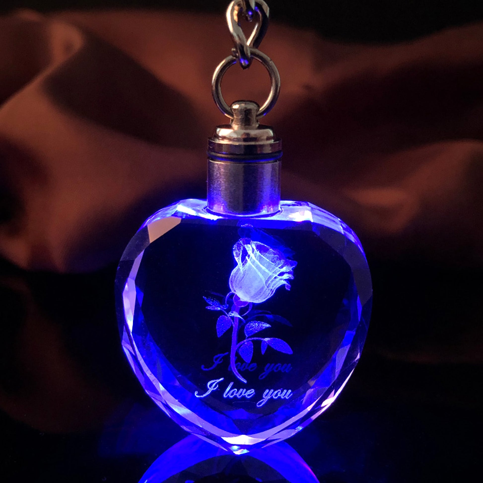 Personalised K9 crystal keyring with LED lighting & engraving - enhanced image 6