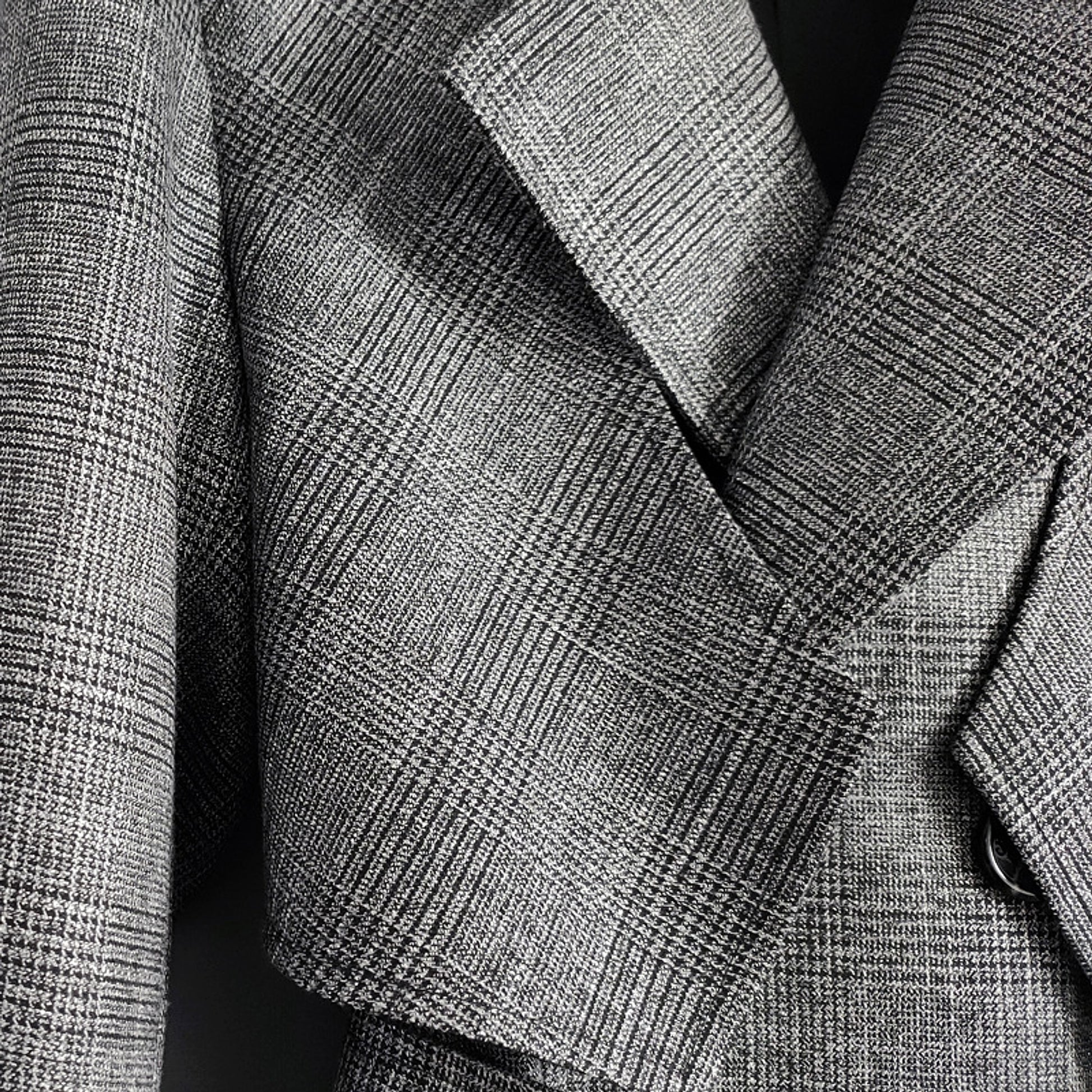 The Trenchcoat Is Over The Knee And Long Men - enhanced image 6