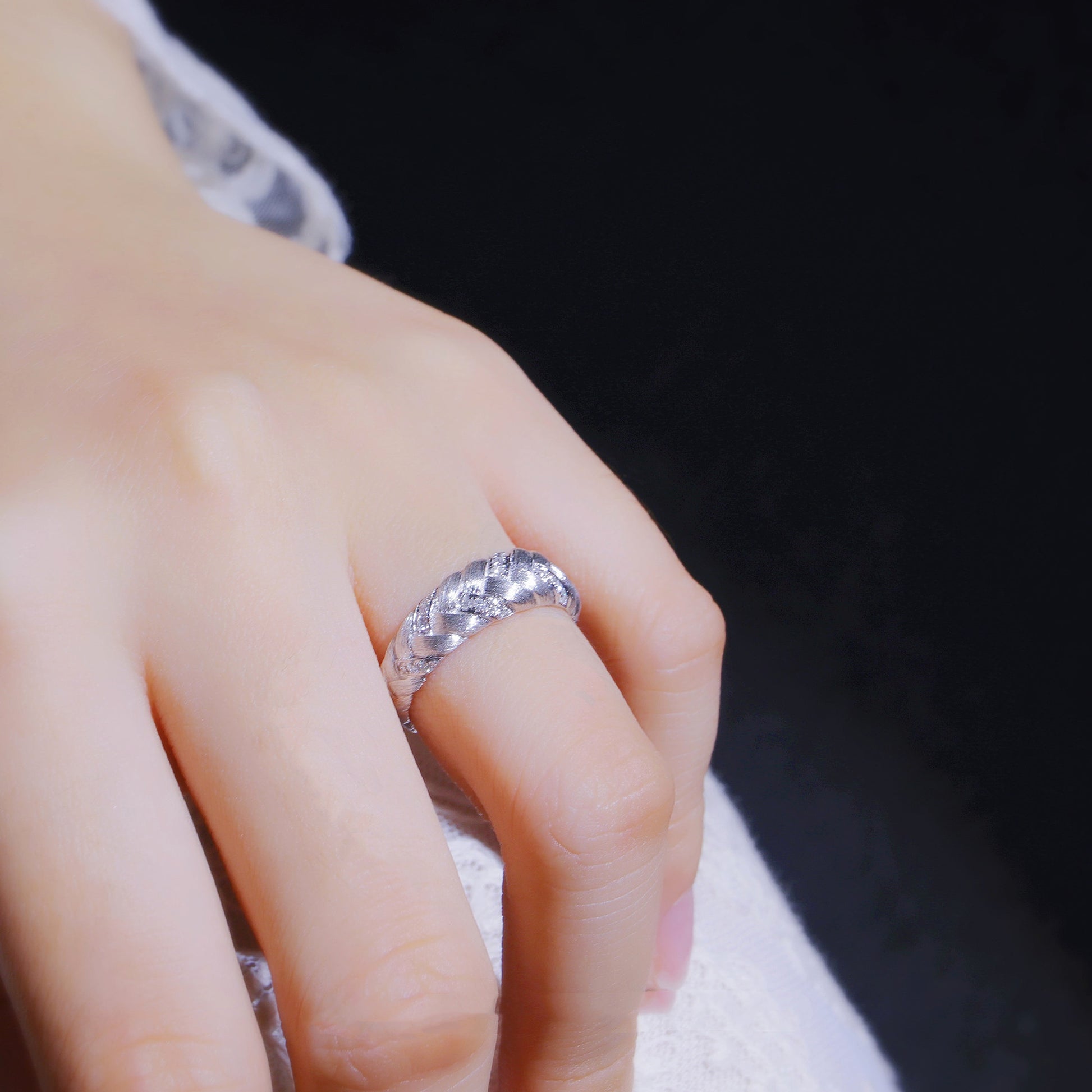 Women's Fashionable Simple Diamond Brushed Ring - enhanced image 6