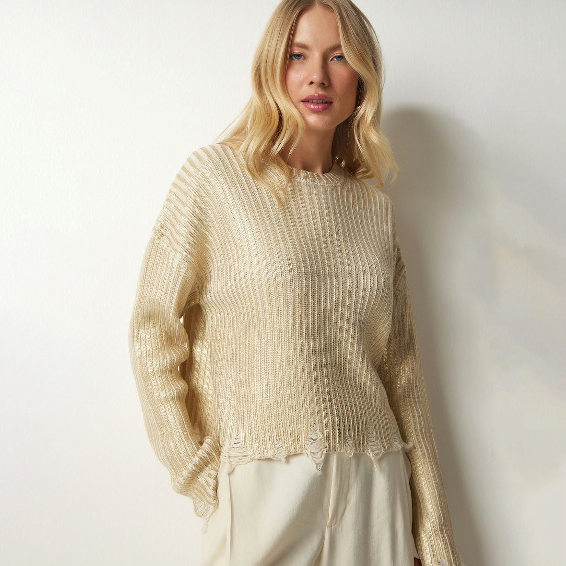 Women's Ragged Design Short Sweater Knitwear Top - enhanced image 6