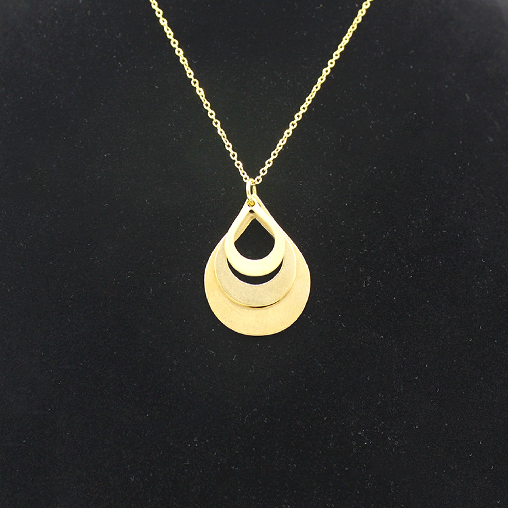 Elegant Water Drop Pendant Necklace – Personalized Engraving Jewelry - enhanced image 7