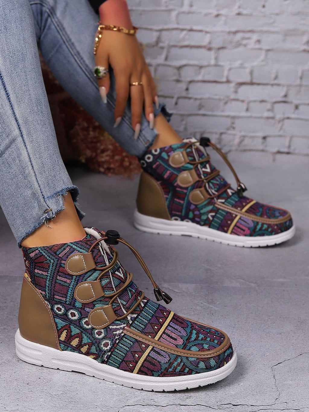 Fashionable Warm Women's Casual Boots - enhanced image 7