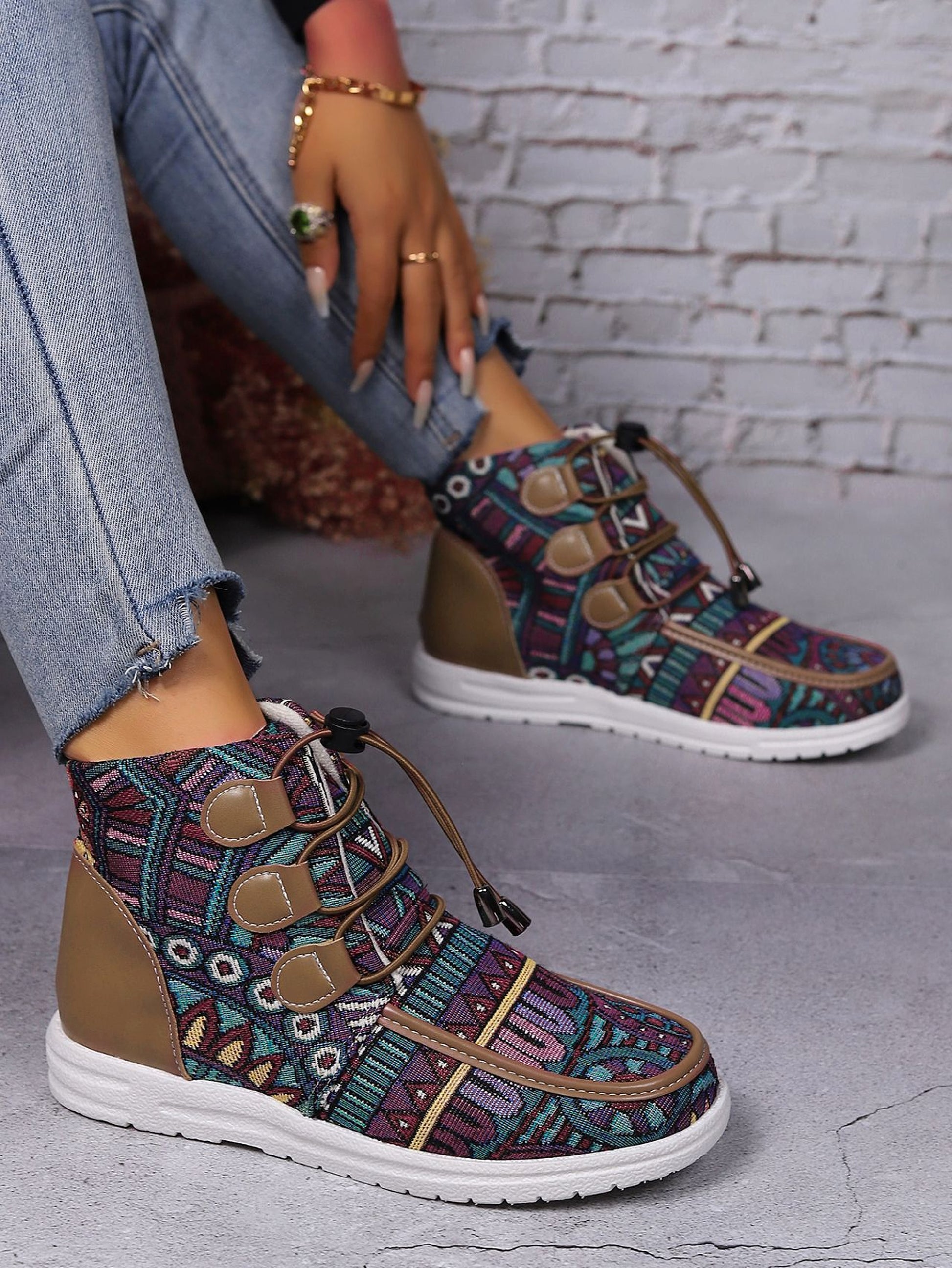 Fashionable Warm Women's Casual Boots - enhanced image 7