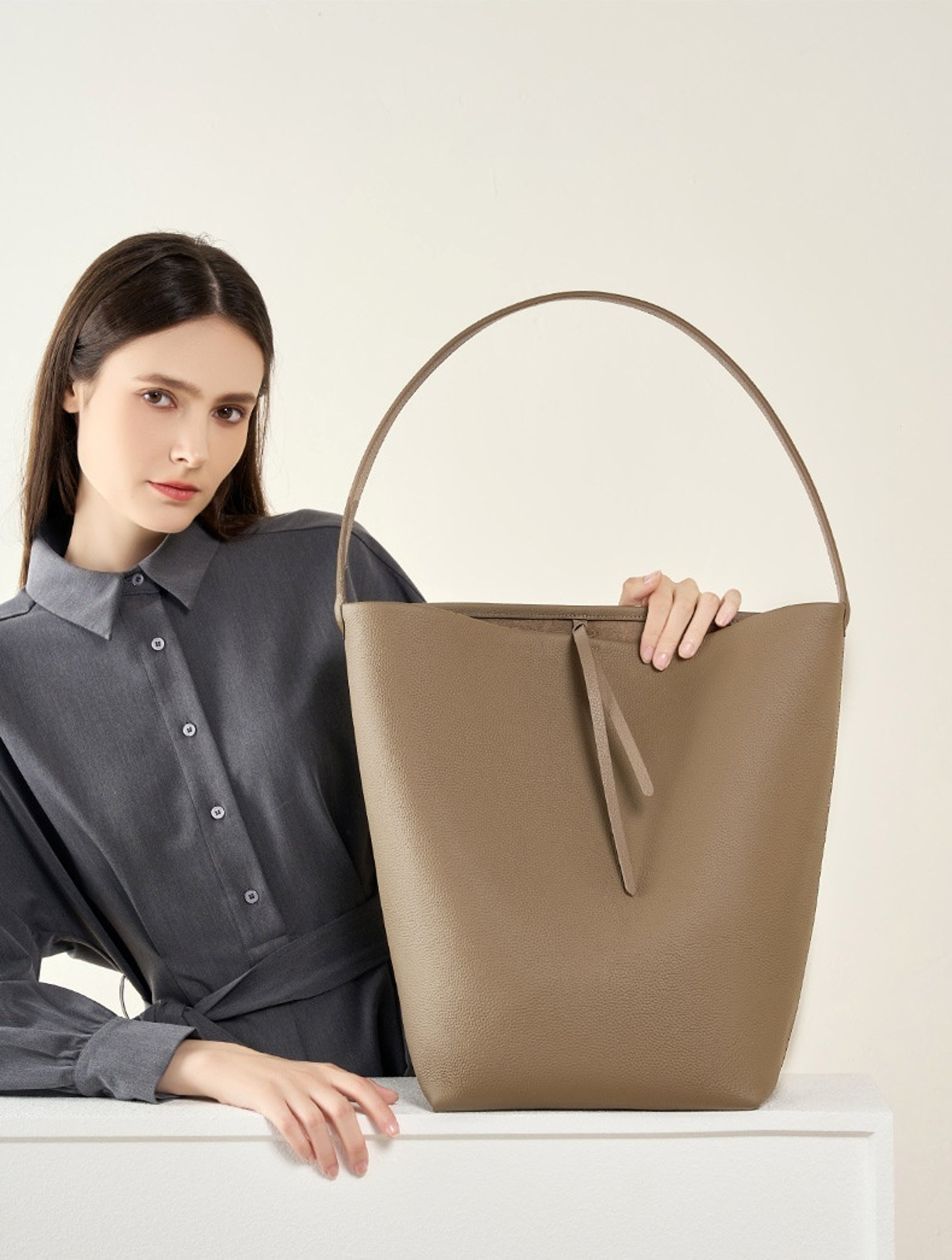 Ideluxe™ – Minimalist Large Capacity Leather Bucket Bag - enhanced image 7