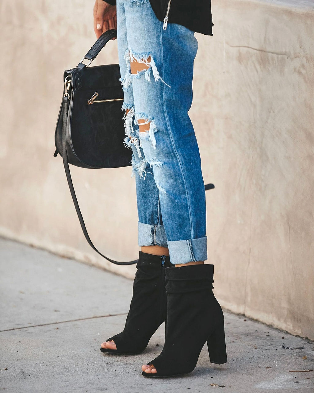 Large ripped jeans - enhanced image 8