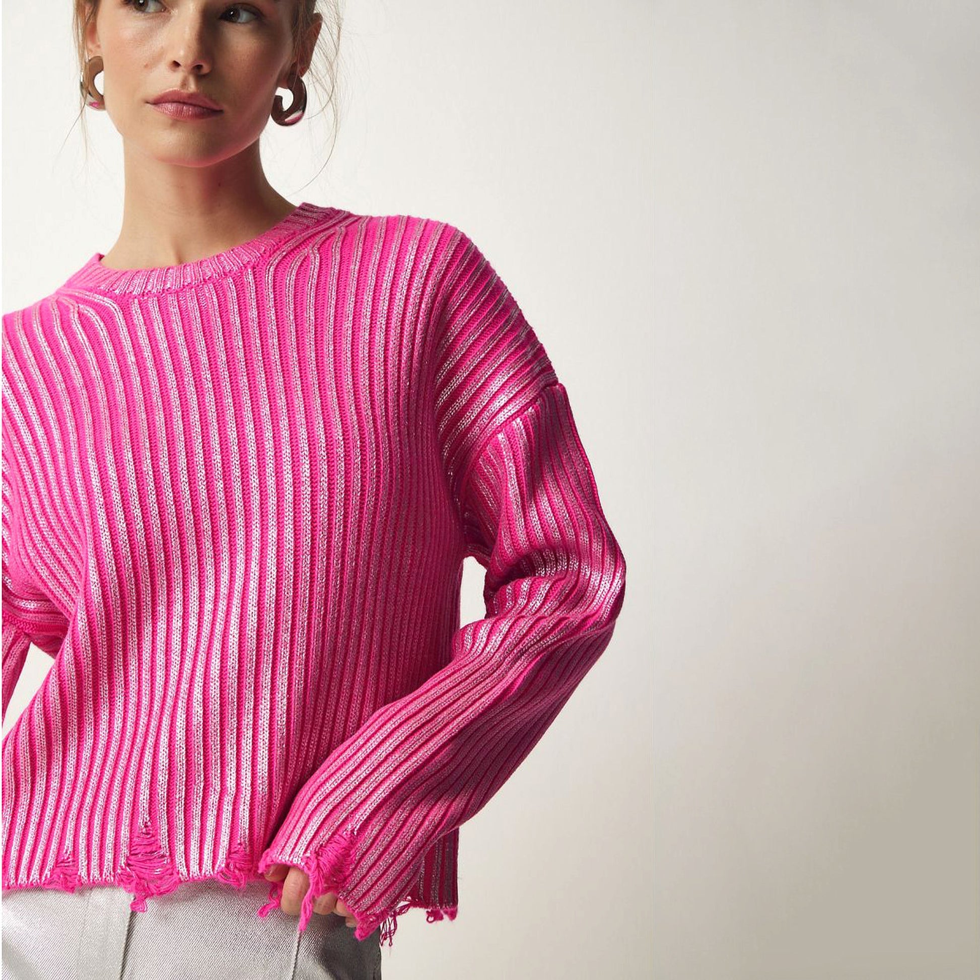 Women's Ragged Design Short Sweater Knitwear Top - enhanced image 8