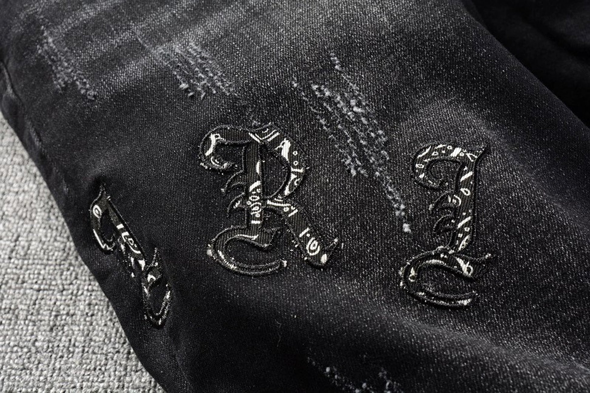 Black Cashew Flower Printed Patch Torn Jeans For Men - enhanced image 9