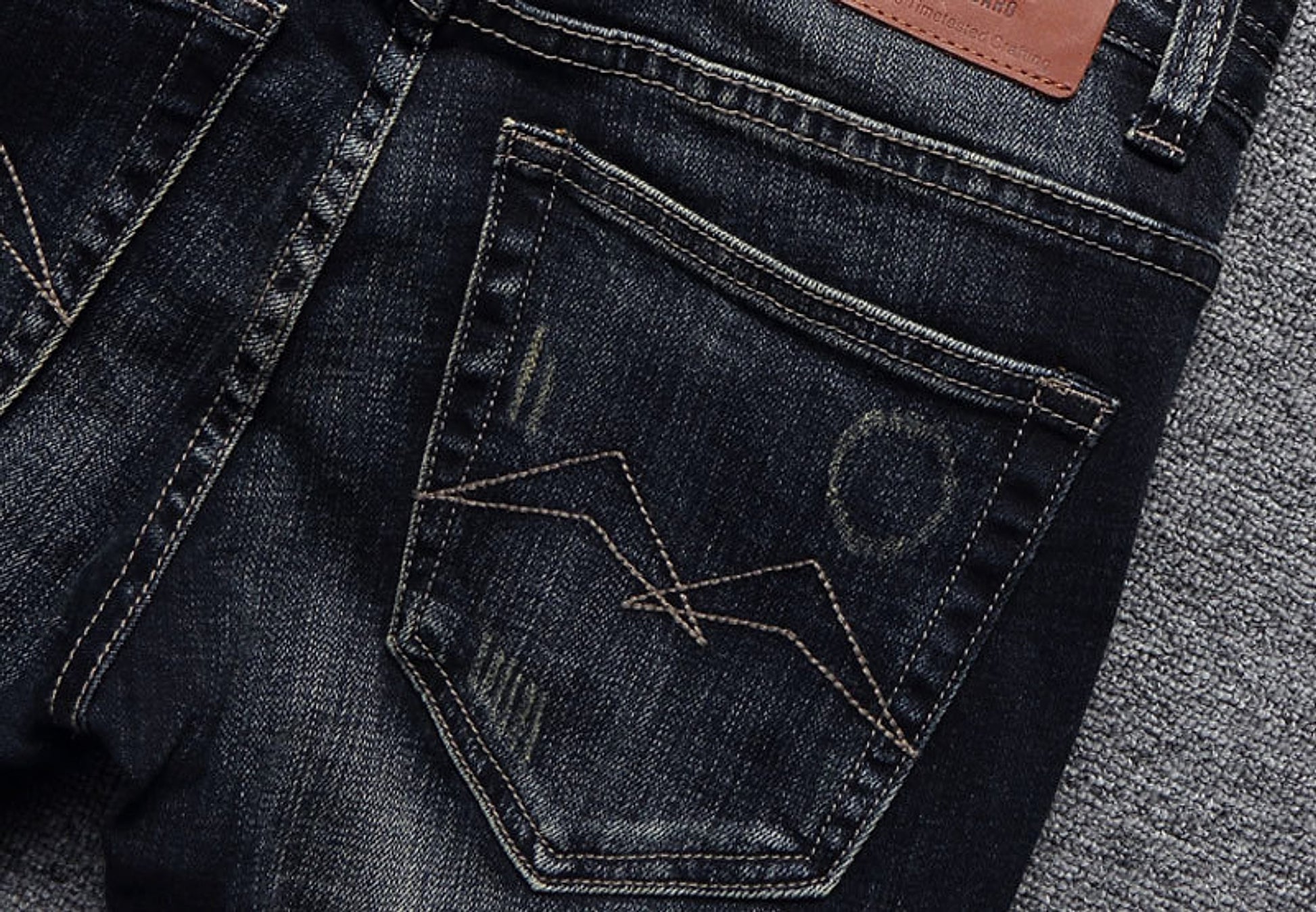Slim-fit Men's Jeans - enhanced image 9