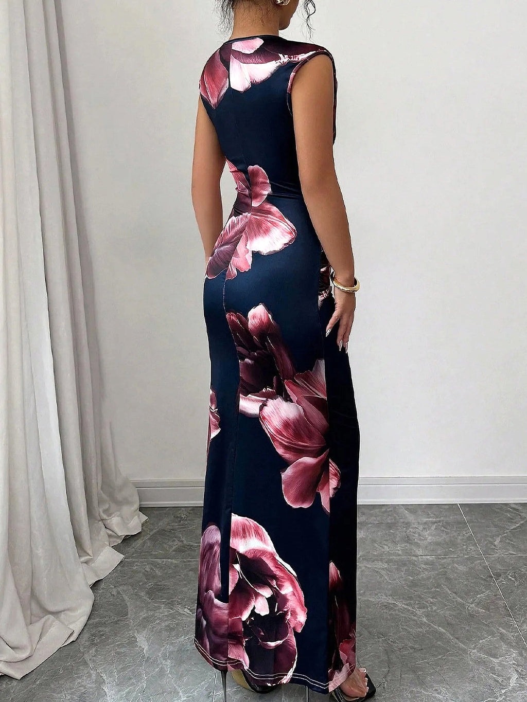 Floral Print Sleeveless Bodycon Maxi Dress - enhanced image 9