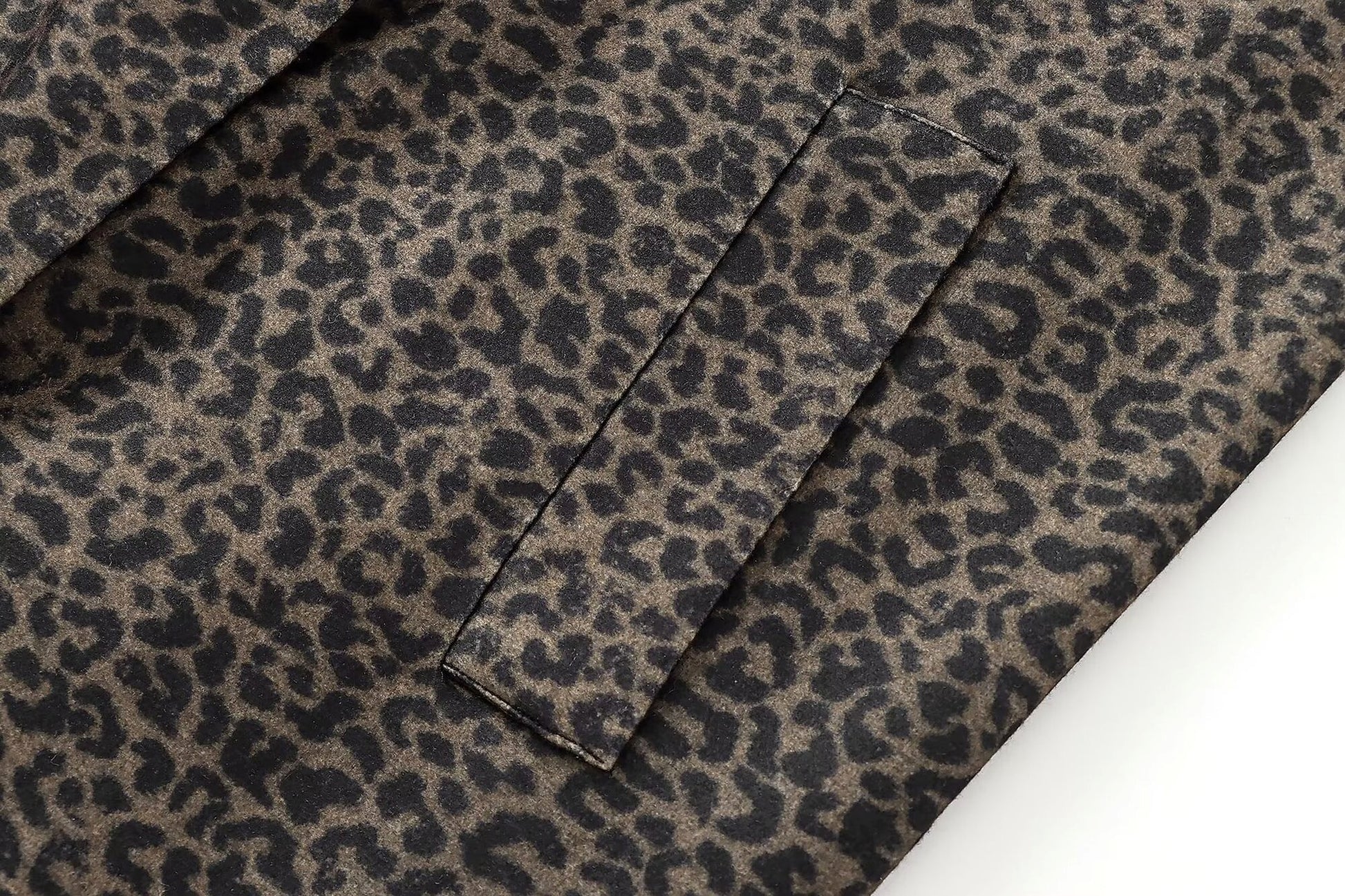 Leopard Statement Coat – Haute Edition 25 - enhanced image 9