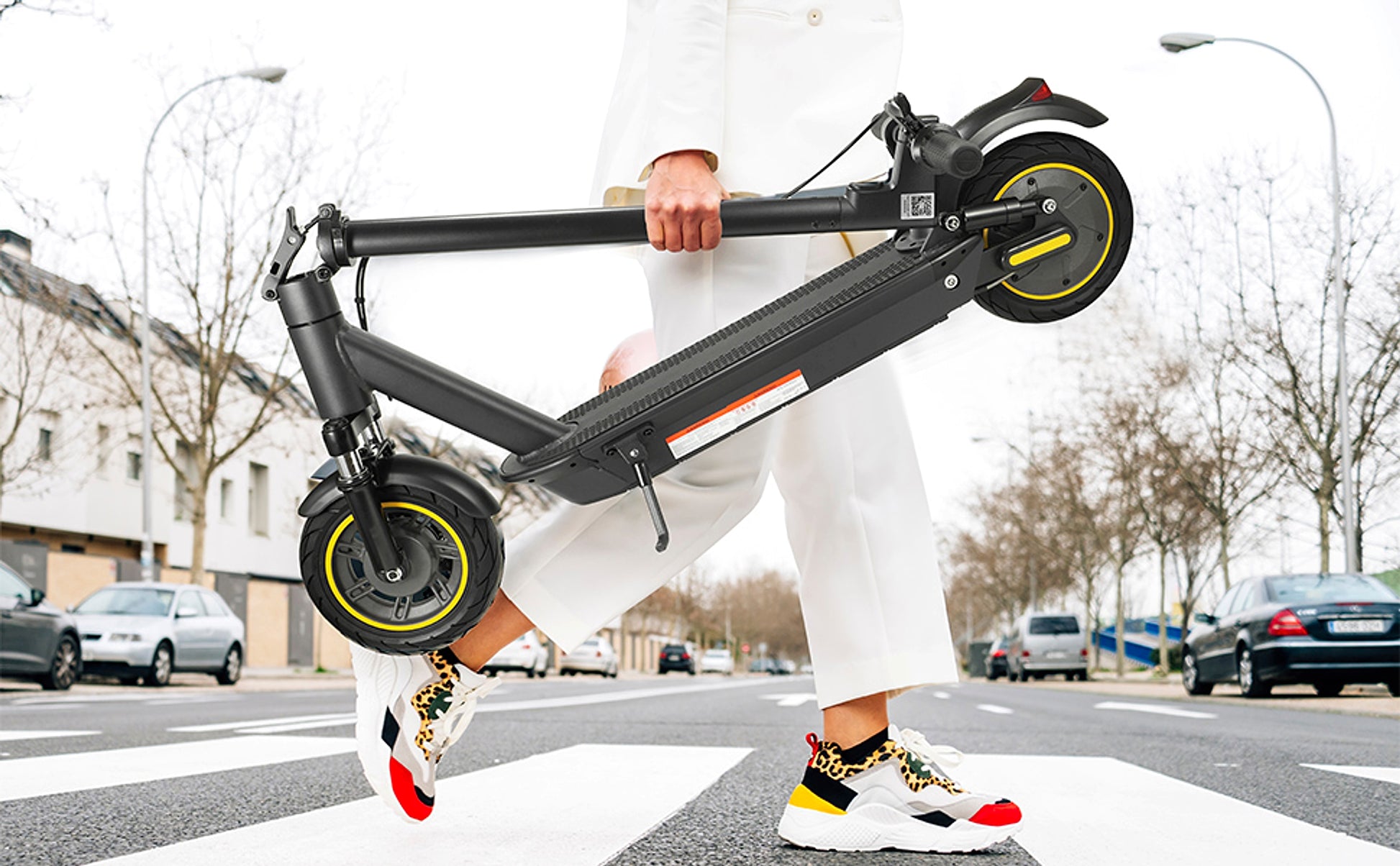 VoltStrider™ DMAXX – 10" App-Connected Electric Scooter (350W, Foldable, Anti-Theft) - enhanced image 9