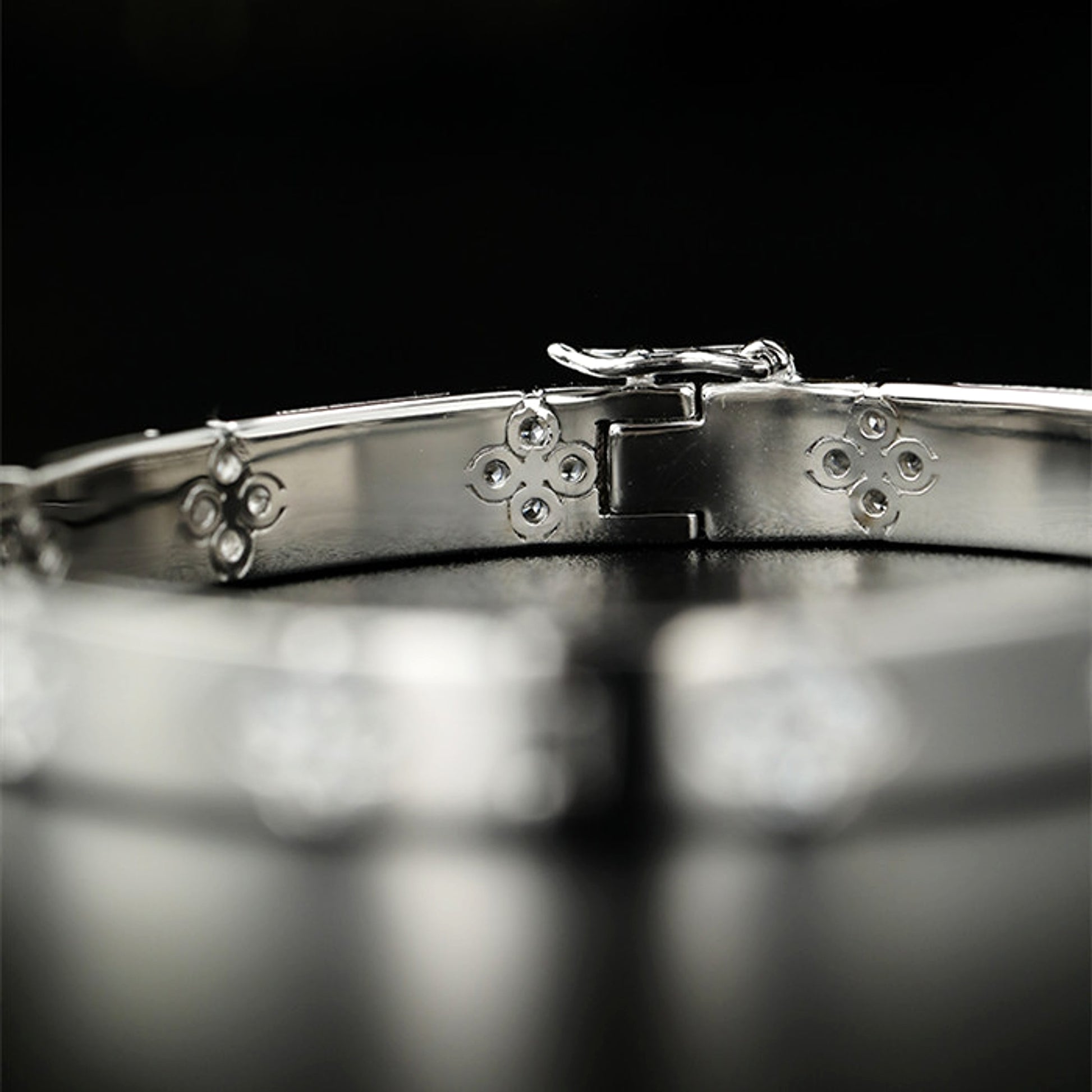 LuxeJewels™ – Vintage Clover 925 Silver Bracelet - enhanced image 9