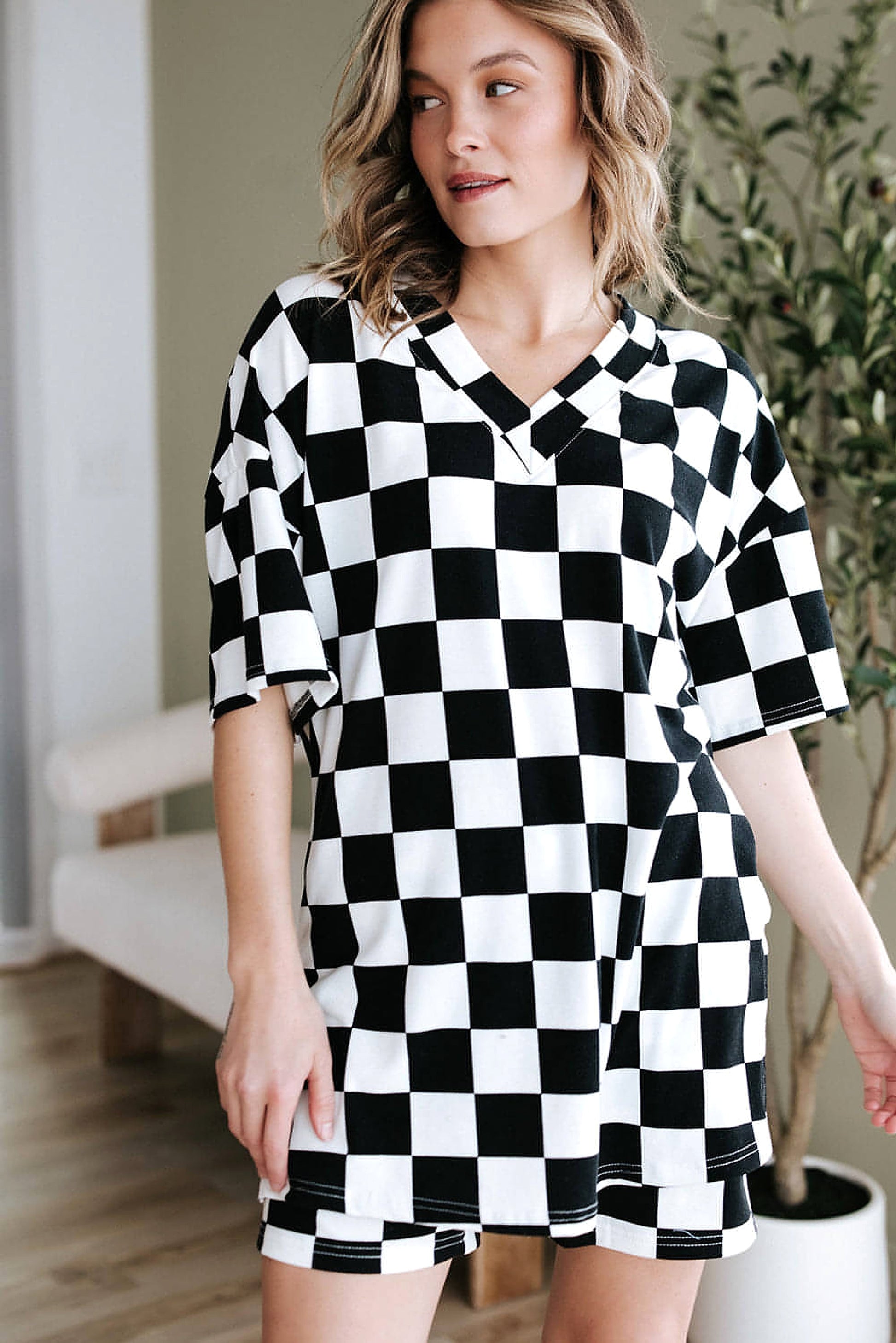 Black Checkerboard Print V Neck Loose Tee and Shorts Lounge Set - enhanced image 10