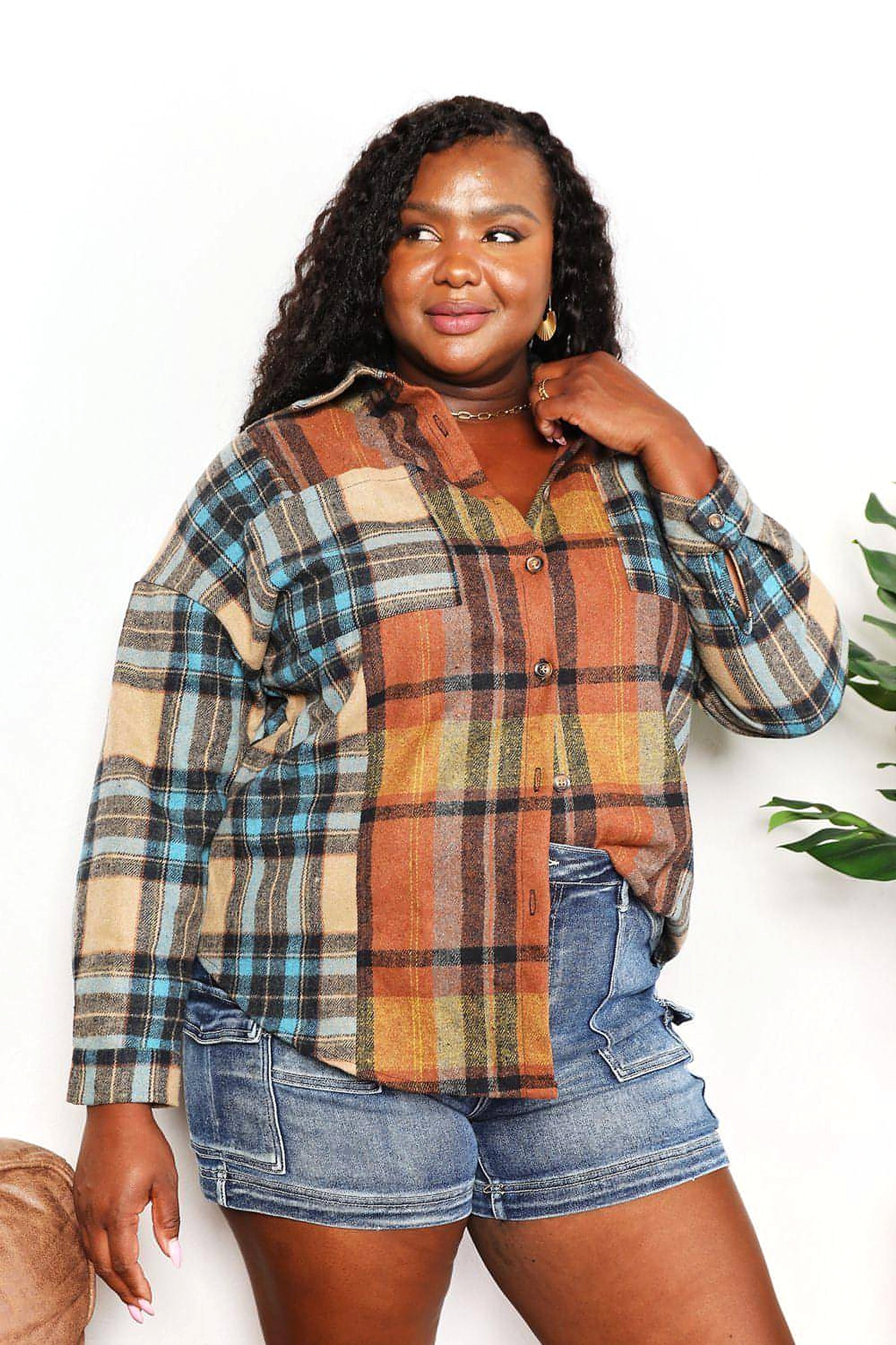 Double Take Plaid Curved Hem Shirt Jacket with Breast Pockets - enhanced image 10
