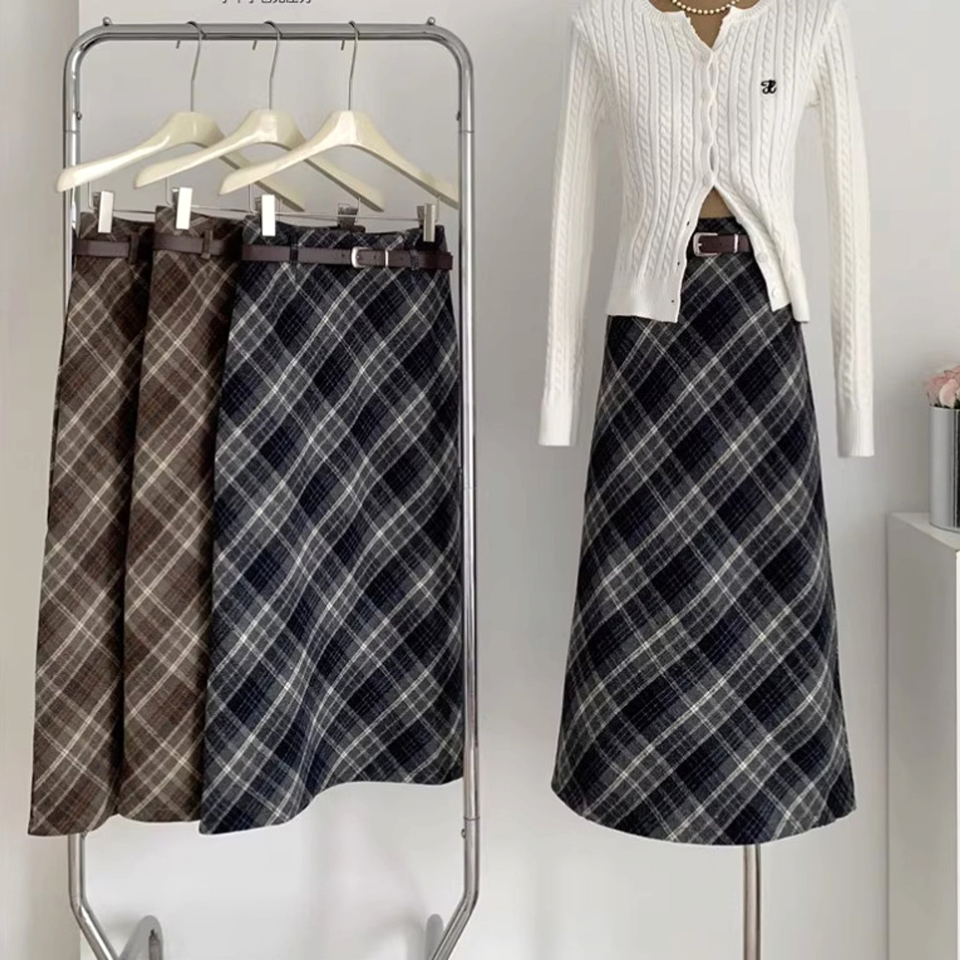 High Waist Mid-length Woolen Plaid Skirt For Women - enhanced image 10