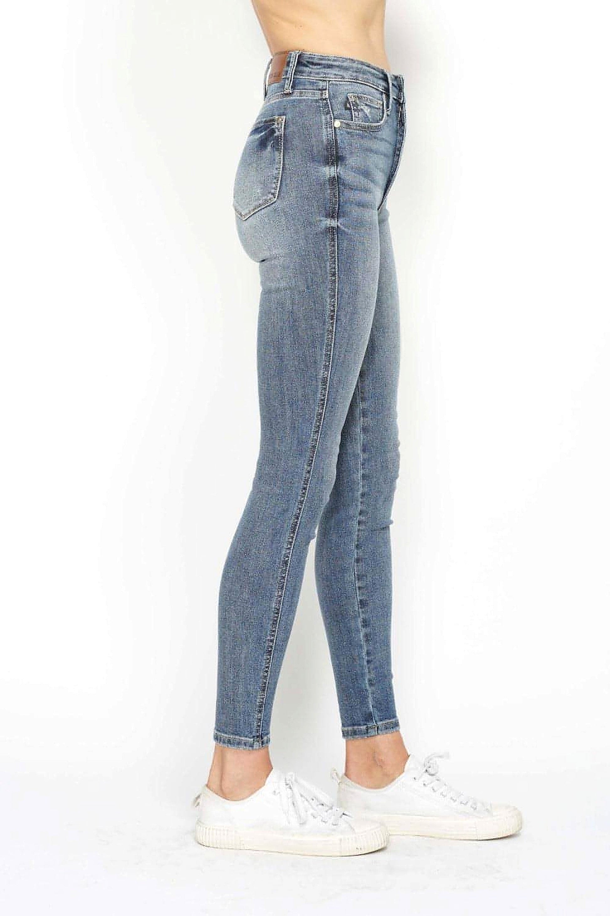 Judy Blue Full Size Tummy Control Contrast Wash Skinny Jeans - enhanced image 10
