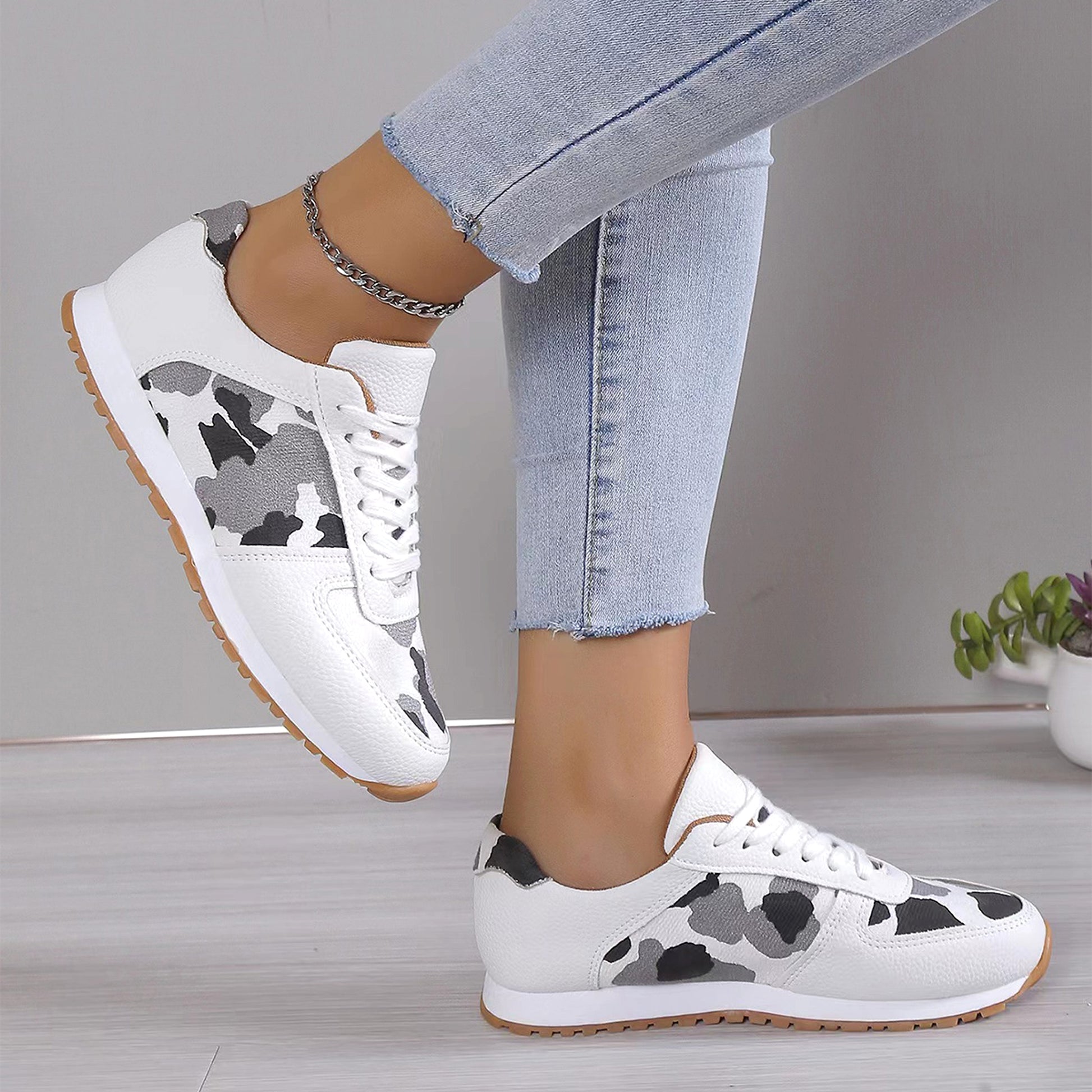 A.1 Leopard Print Sports Shoes For Women Sneakers - enhanced image 10