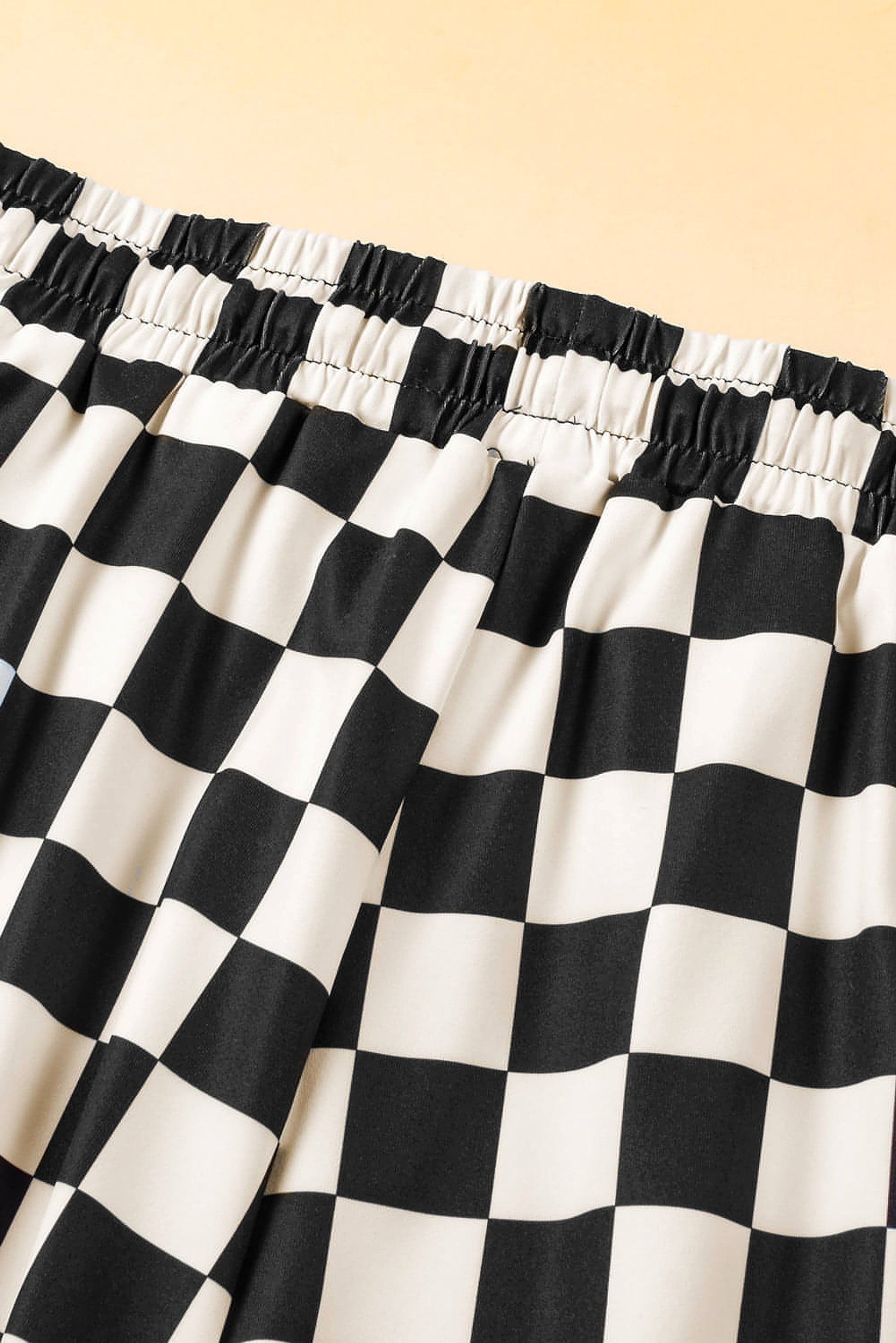 Black Checkered Drawstring Elastic Waist Casual Shorts. - enhanced image 11