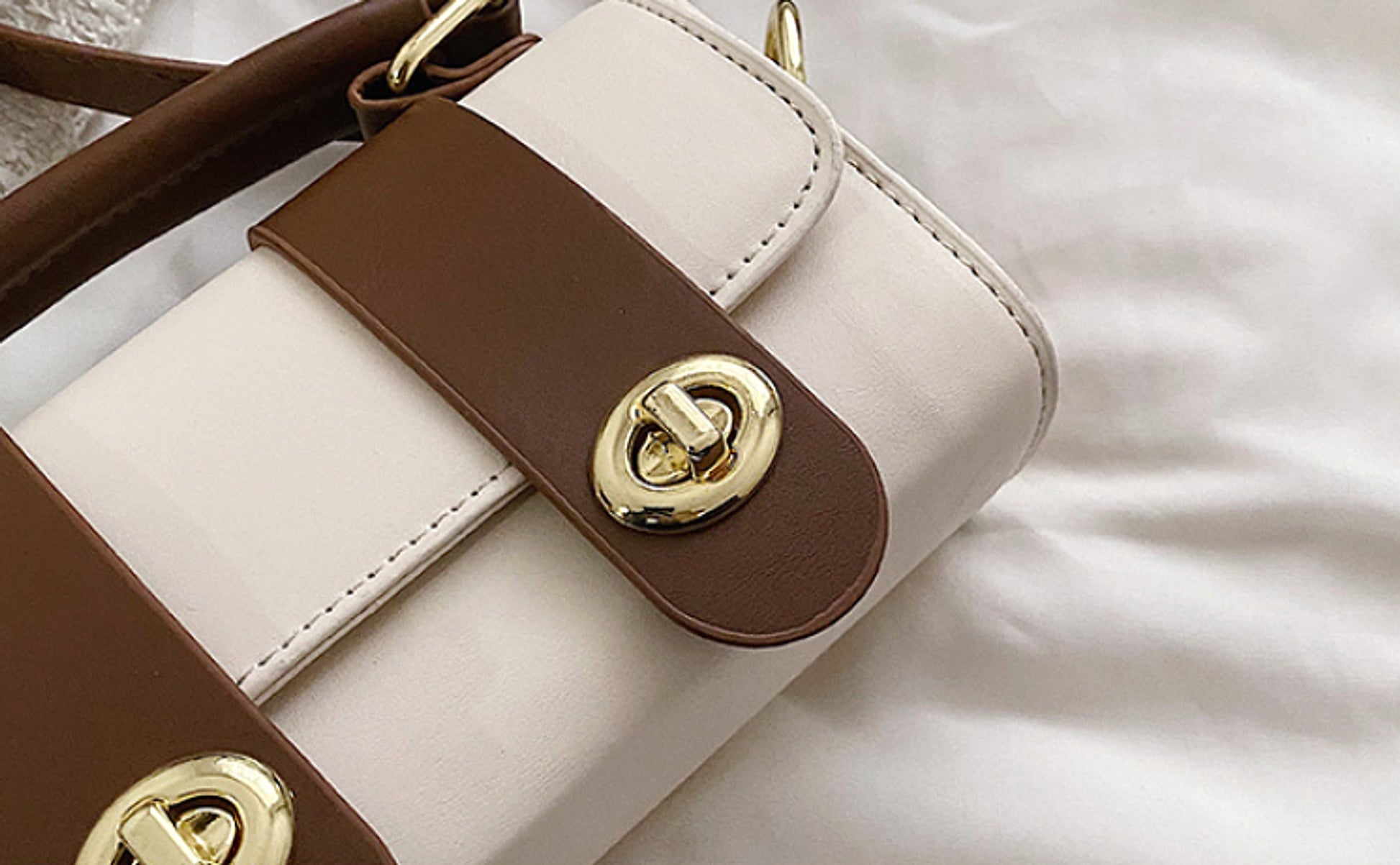 SolunaLuxe™ – Metro Classic Mini Bag - enhanced image 11