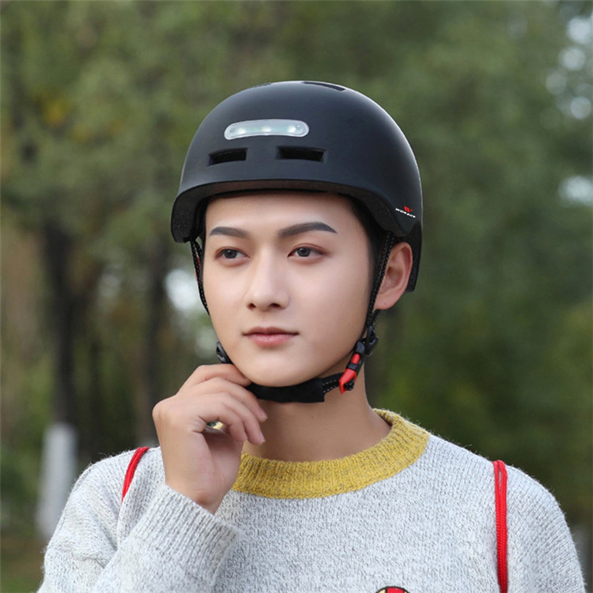 Taillight helmet Bicycle cycling helmet - enhanced image 12