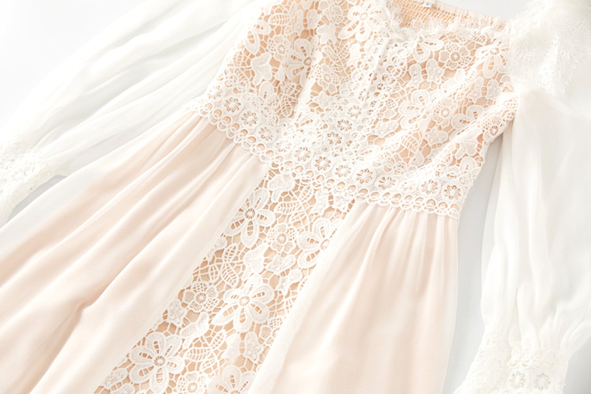 French Temperament Gentle Mesh Spliced Lace Slim Fit Dress - enhanced image 16